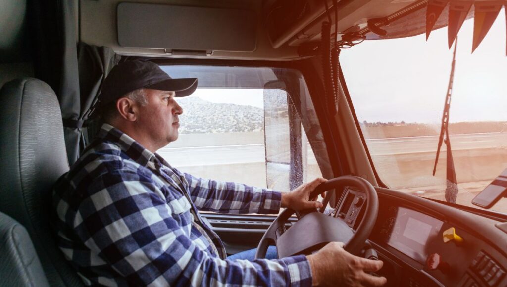 Tips for Becoming a Commercial Truck Driver
